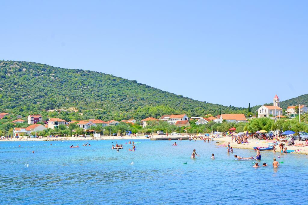 Apartments Borozan Vinišće 외부 사진