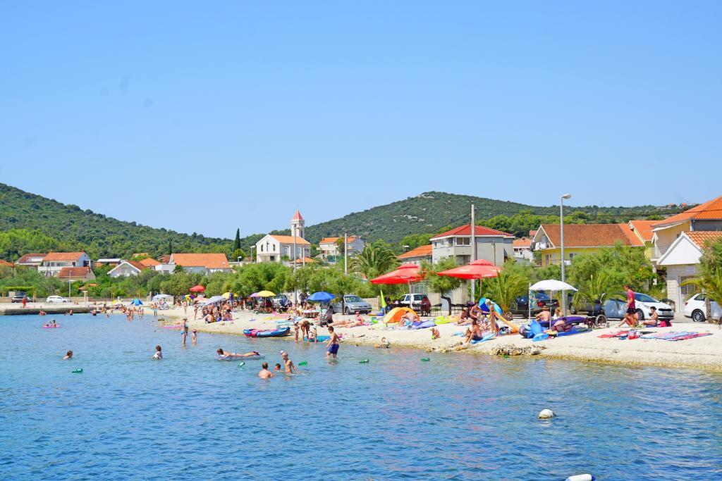 Apartments Borozan Vinišće 외부 사진