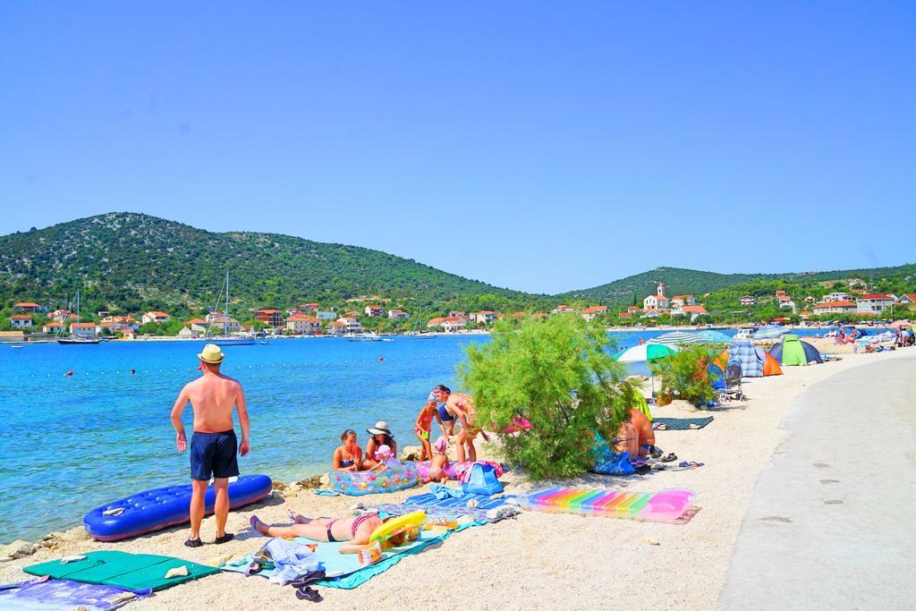 Apartments Borozan Vinišće 외부 사진